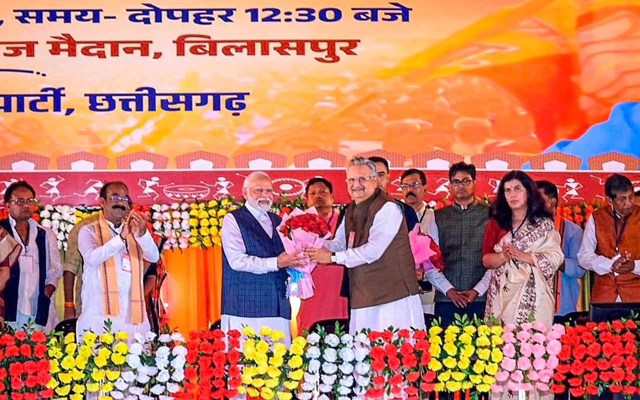 छत्तीसगढ़ की जनता ने ऐलान किया है, अब प्रदेश में परिवर्तन तय है, बिलासपुर में बोले पीएम मोदी 8 Undefined