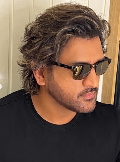Mahendra Singh Dhoni breaks the internet with his new hairstyle; Ranveer  Singh and Anil Kapoor react | Etimes - Times of India Videos